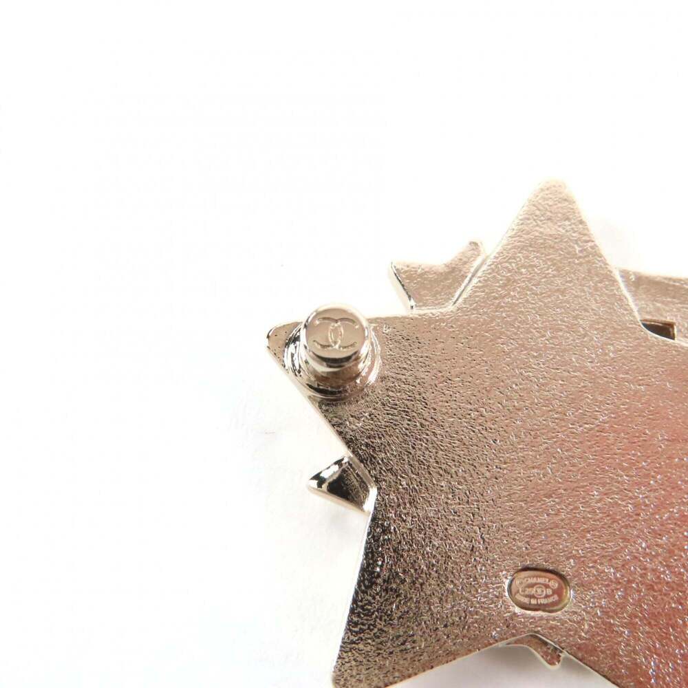 CHANEL Authentic Gold Logo Brooch - Picture 6 of 7